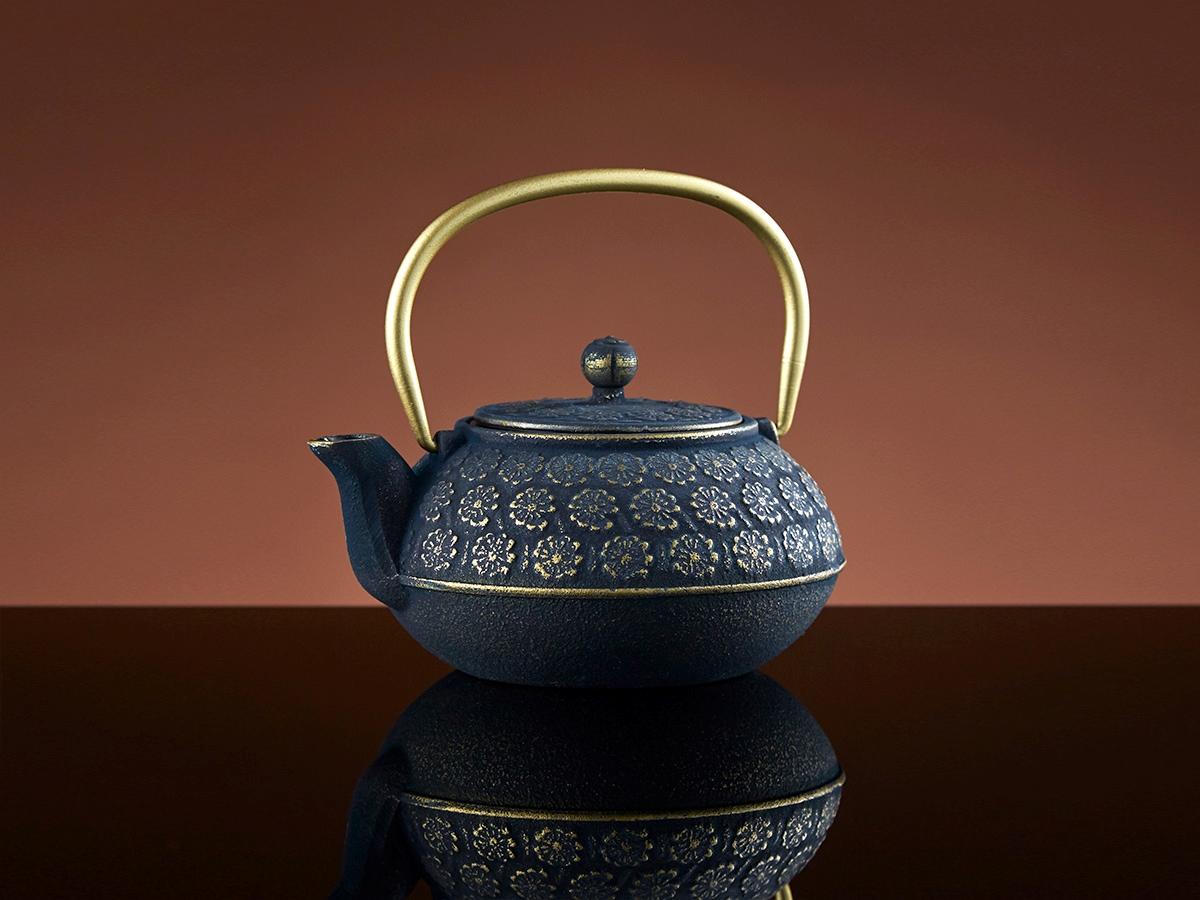 Sakura Teapot in Black