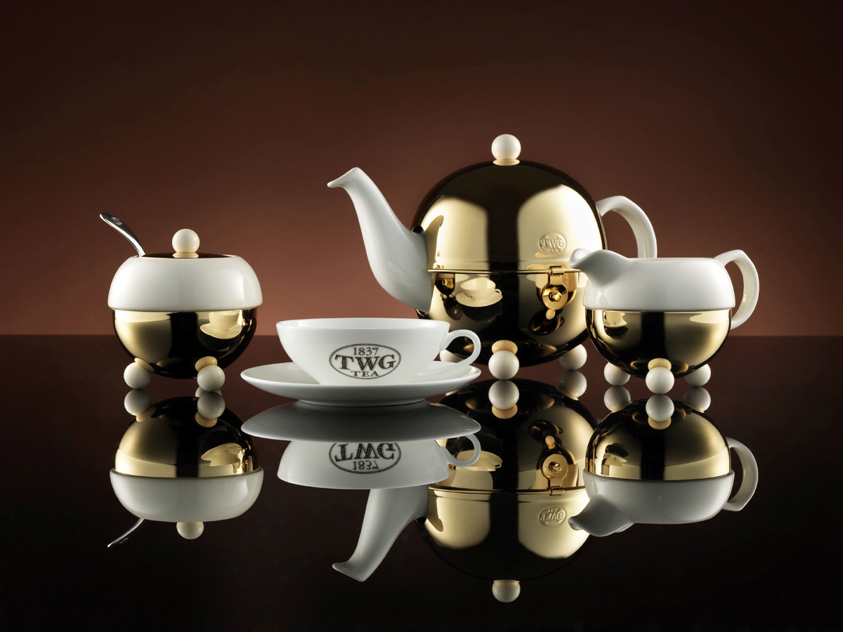 Grand coffret service à thé (théière, crémier, sucrier, 6 tasses et  soucoupes thé) Coffrets thé