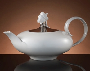 Chinoiserie Teapot in Platinum
